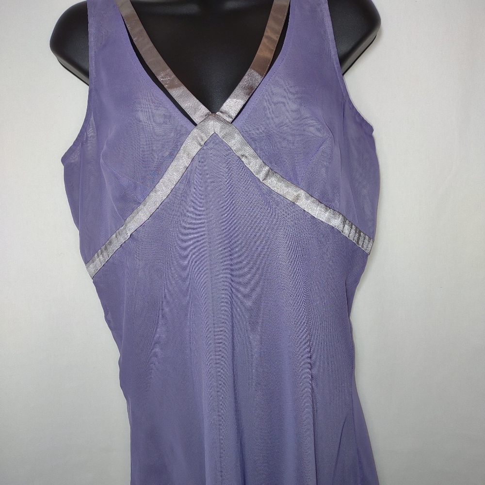 Size 6, Suzanne Somers, Purple, Polyester, V-neck, Sleeveless, Blouse.